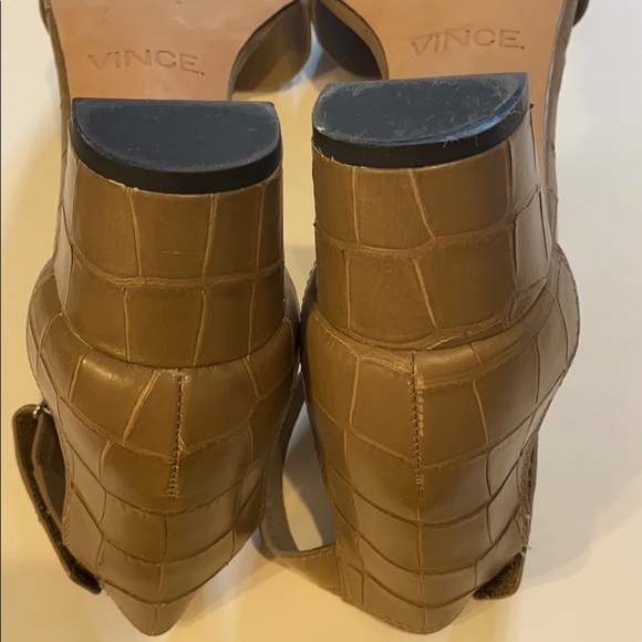 VINCE RITA CITY TAN SANDALS‎ IN PUMICE CROCODILE 10 - Picture 7 of 10